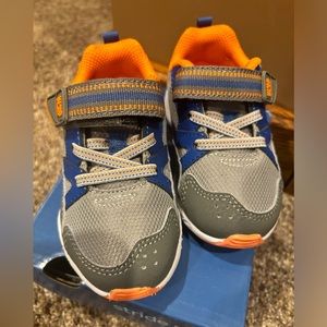 Little kid size 7M stride rite shoes